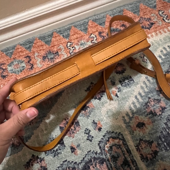 Madewell Simple Crossbody Bag - Picture 3 of 4